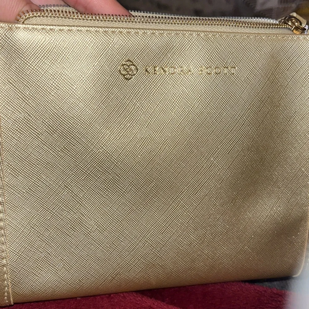 NWT Kendra Scott Travel Pouch - Gold
